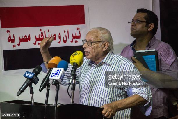 The human right activist talking at the Conference of the Parties and the National Forces, to refuse discussing the agreement of handing the islands...