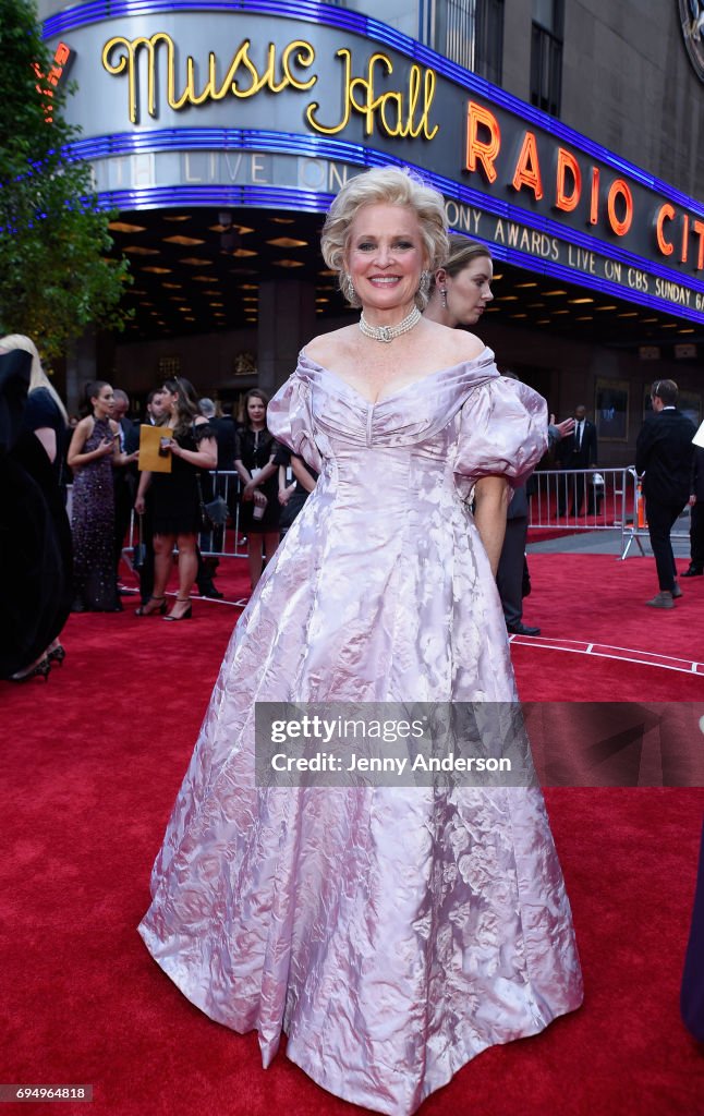 2017 Tony Awards - Red Carpet