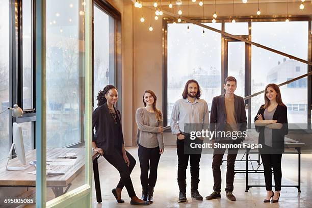 portrait of colleagues in design studio office - cinco pessoas imagens e fotografias de stock