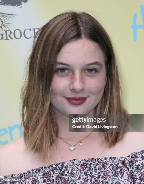 Emphathy Rocks Jamison Belushi Stockfoto's en -beelden - Getty Images