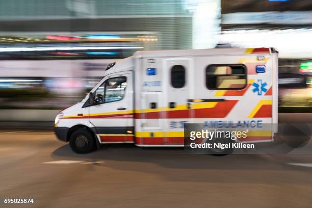hong kong ambulance - ambulance photos et images de collection