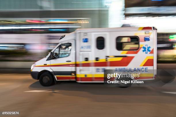 hong kong ambulance - ambulance stockfoto's en -beelden