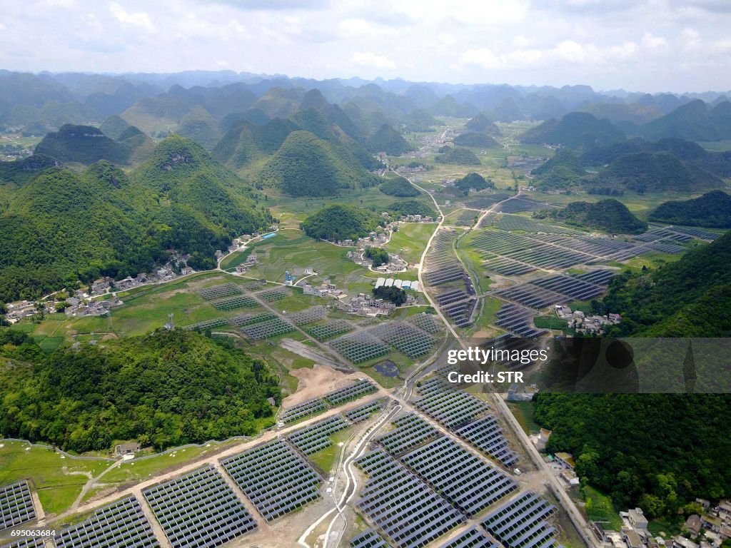 CHINA-ENVIRONMENT-ECONOMY-SOLAR