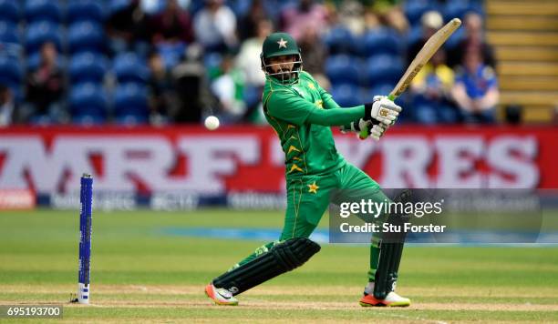 Azhar Ali R&b 915 Pakistan Batsman Azhar Ali Stock Photos, High-Res Pictures, and ...