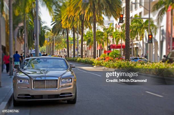 rodeo drive - luxeauto stockfoto's en -beelden