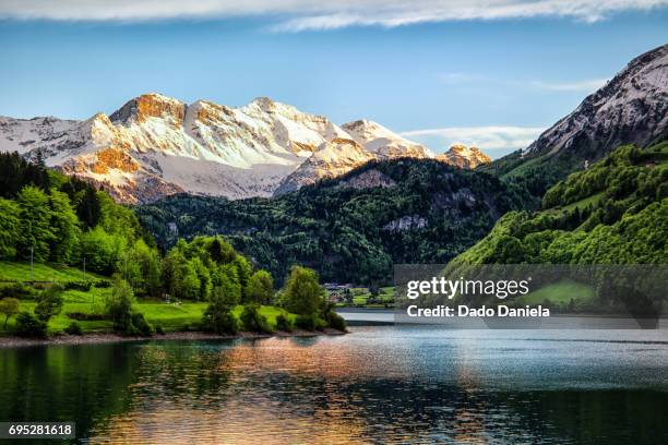 berner highlands - schweizer alpen stock-fotos und bilder