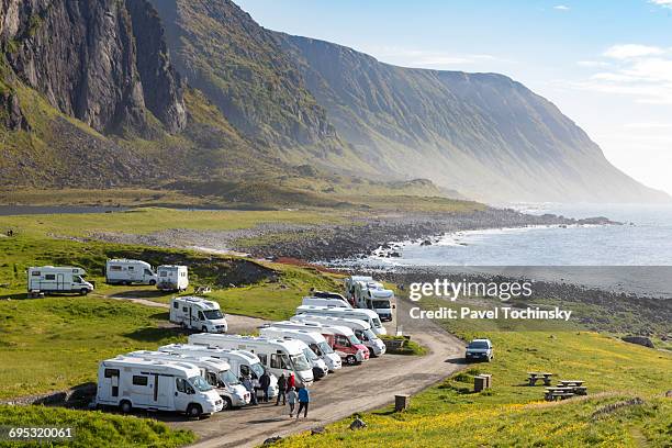 caravan camping on eggum beach, lofoten - caravan stockfoto's en -beelden