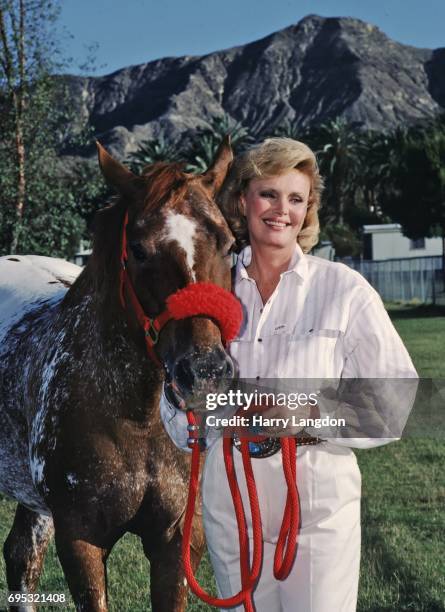 Personality Barbara Sinatra poses for a portrait in 1985 in Palm Springss, California.