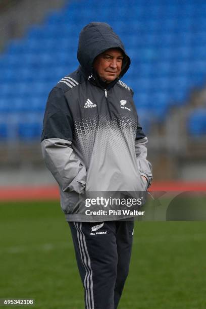 Coach Steve Hansen during a New Zealand All Blacks training session at Trusts Stadium on June 13, 2017 in Auckland, New Zealand.