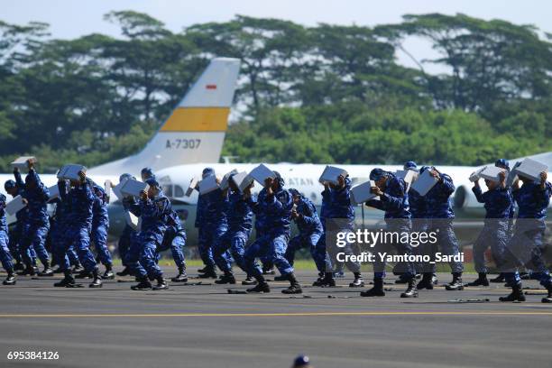 tni au show of force - the-indonesian-national-air-force-parade stock pictures, royalty-free photos & images
