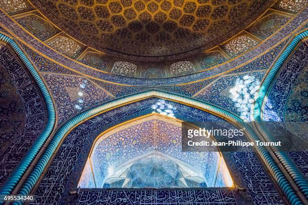 main opening if the sheikh lotfollah mosque, isfahan, iran - mosque pattern stock pictures, royalty-free photos & images