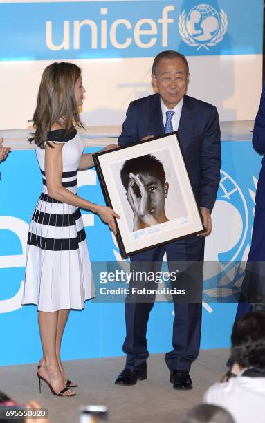 Queen Letizia of Spain delivers a 2017 UNICEF Award to Ban Ki-moon at the CSIC on June 13, 2017 in Madrid, Spain.
