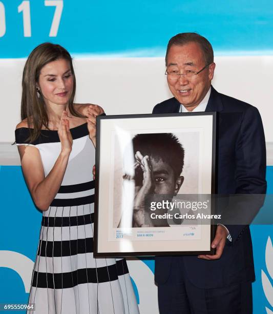 Former U.N. Secretary General Ban Ki Moon receives the UNICEF award 2017 from Queen Letizia of Spain at CESIC on June 13, 2017 in Madrid, Spain.