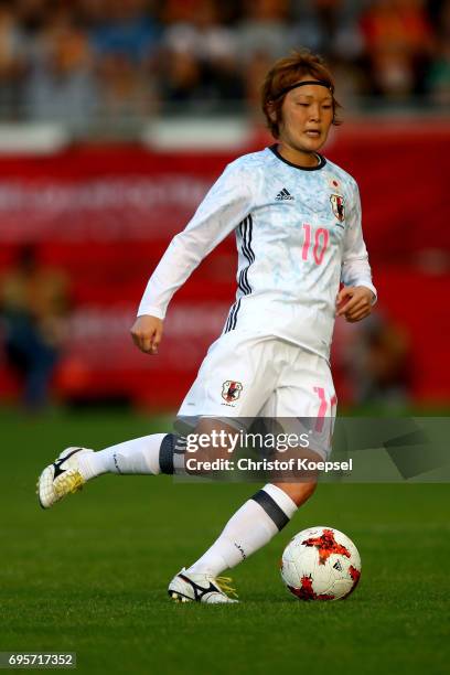 Mizuho Sakaguchi of Japan runs with the ball during the Women's International Friendly match between Belgium and Japan at Stadium Den Dreef on June...