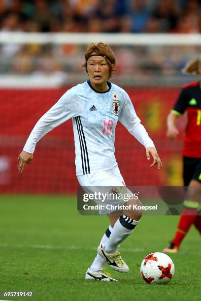 Mizuho Sakaguchi of Japan runs with the ball during the Women's International Friendly match between Belgium and Japan at Stadium Den Dreef on June...