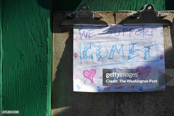 Sign is seen outside Comet Ping Pong on Monday Decmmber 05, 2016 in Washington, DC. A man identified as Edgar Maddison Welch was arrested Sunday...