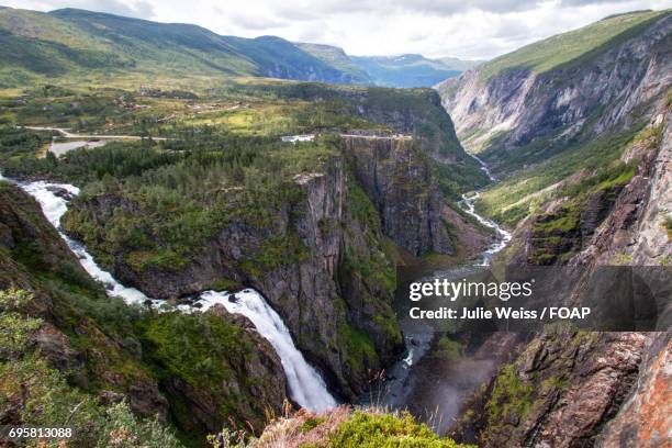 norway, mabodalen eidfjor, voringsfossen waterfall - voringsfossen stock-fotos und bilder