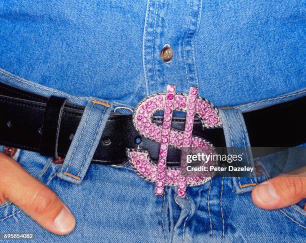 dollar bling belt buckle - begehren stock-fotos und bilder