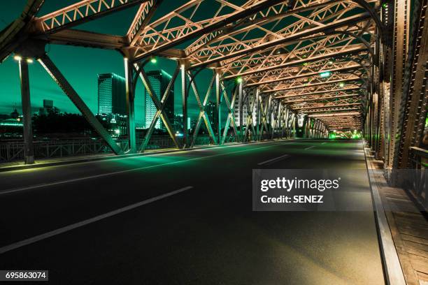 garden bridge of shanghai - tyre bridge stock pictures, royalty-free photos & images