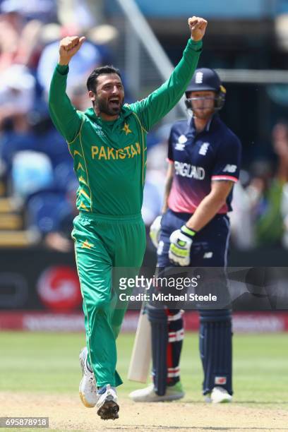 Junaid Khan of Pakistan celebrates capturing the wicket of Jos Buttler during the ICC Champions Trophy Semi-Final match between England and Pakistan...