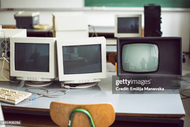 older monitors - retro computer monitor stock pictures, royalty-free photos & images