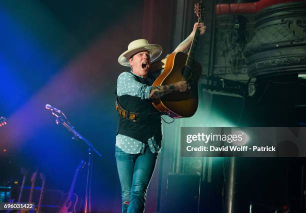 Kiefer Sutherland performs at La Cigale on June 14, 2017 in Paris, France.