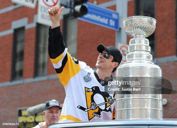 Sidney Crosby of the Pittsburgh Penguins waves to the crowd during the Victory Parade and Rally on June 14, 2017 in Pittsburgh, Pennsylvania.