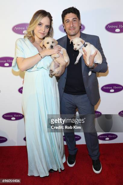 Actors Jenny Mollen and Jason Biggs attend the Animal Haven 50th Anniversary Gala at Capitale on June 14, 2017 in New York City.