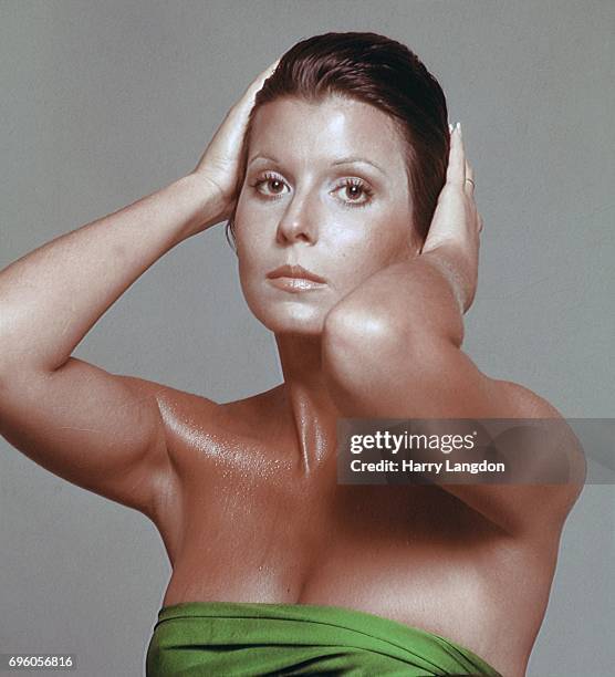 Personality Tina Sinatra poses for a portrait in 1974 in Los Angeles, California.