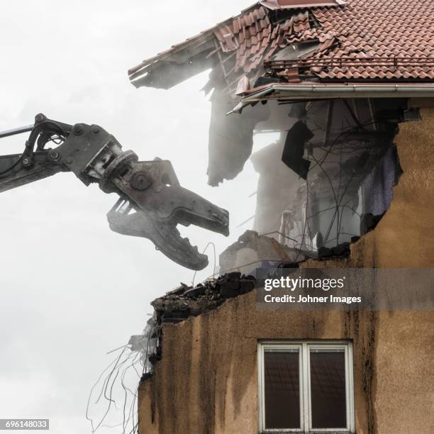 Deconstructing Machine 1,506 Demolition Machine Stock Photos, High-Res Pictures, and Images ...