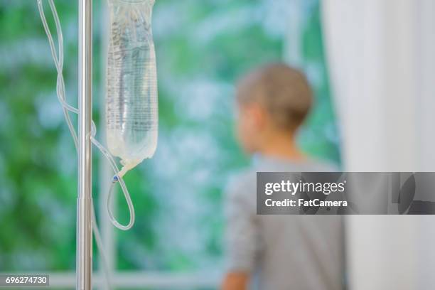 tratamiento de la leucemia - cancer infantil fotografías e imágenes de stock