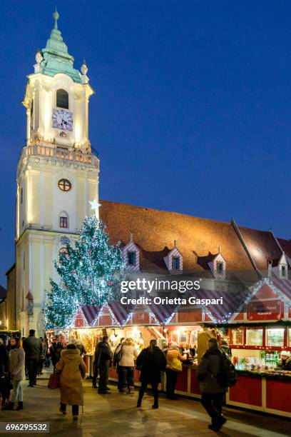 bratislava at christmas, the hlavné námestie (main square)-slovakia - slovacchia stock pictures, royalty-free photos & images