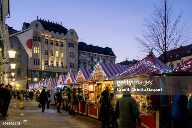 bratislava at christmas, the hlavné námestie (main square)-slovakia - slovacchia stock pictures, royalty-free photos & images