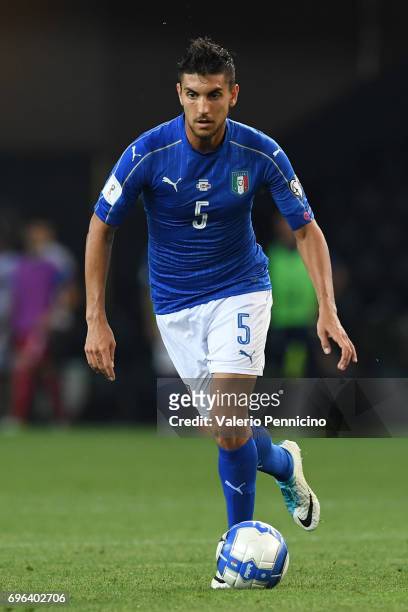 Lorenzo Pellegrini of Italy in action during the FIFA 2018 World Cup Qualifier between Italy and Liechtenstein at Stadio Friuli on June 11, 2017 in...