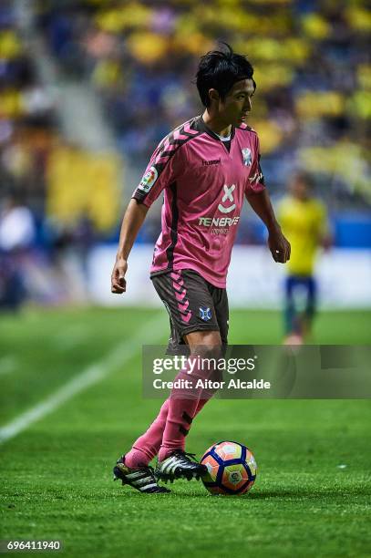 Gaku Shibasaki of CD Tenerife looks on during La Liga Segunda Division between Cadiz CF and CD Tenerife at Estacio Ramon de Carranza on June 15, 2017...