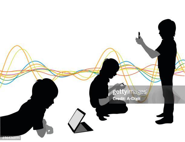 ilustraciones, imágenes clip art, dibujos animados e iconos de stock de pegado a la electrónica - boy typing computer