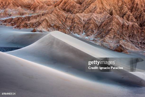 sand dune, valle de la muerte at sunset, atacama desert - valle de la muerte 個照片及圖片檔