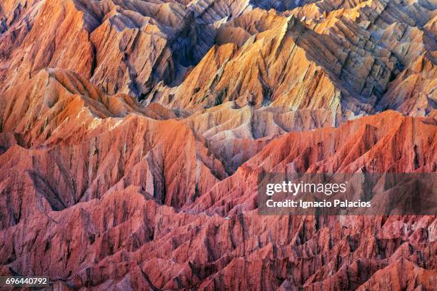 valle de la muerte at sunset, atacama desert - valle de la muerte stock-fotos und bilder