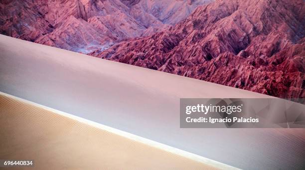 sand dune, valle de la muerte at sunset, atacama desert - valle de la muerte 個照片及圖片檔