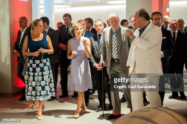 Winery owners Pablo Alvarez Mezquiriz and Ariane de Rothschild , King Juan Carlos , Spain's Agriculture Minister Isabel Garcia Tejerina attend Macan...
