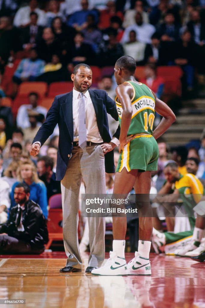 Bernie Williams Rockets Bernie Bickerstaff talks during a game played circa 1988 at the... News ...