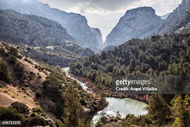 landscape of the river guadalhorce from the road of the king (caminito del rey) - caminito del rey málaga province stock pictures, royalty-free photos & images