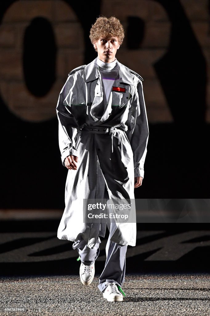 Off White Show - 92. Pitti Uomo