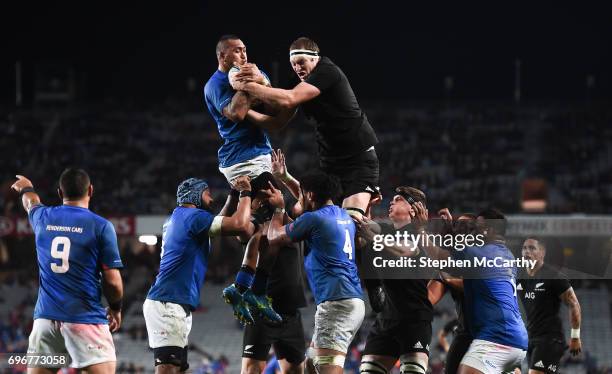 Auckland , New Zealand - 16 June 2017; Piula Faasalele of Samoa takes possession in a lineout ahead of Brodie Retallick of New Zealand during the...