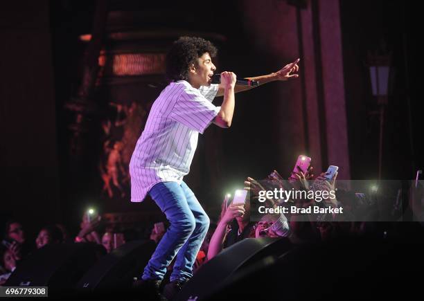 Prince The Rapper 58 Ji The Prince Of Ny Stock Photos, High-Res Pictures, and Images ...