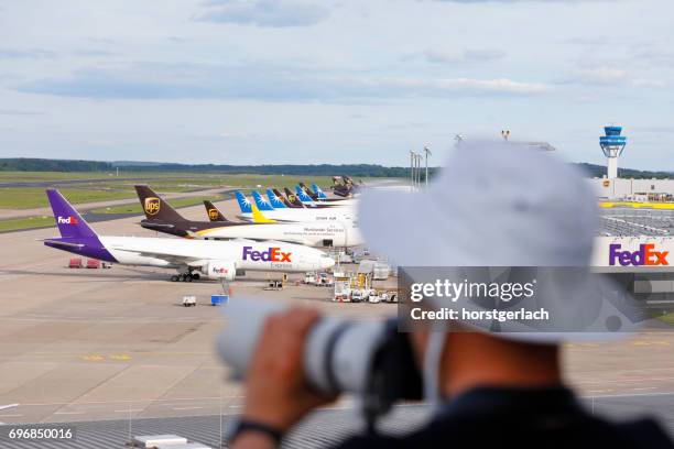 planespotter vid köln flygplats, tyskland - spotting bildbanksfoton och bilder