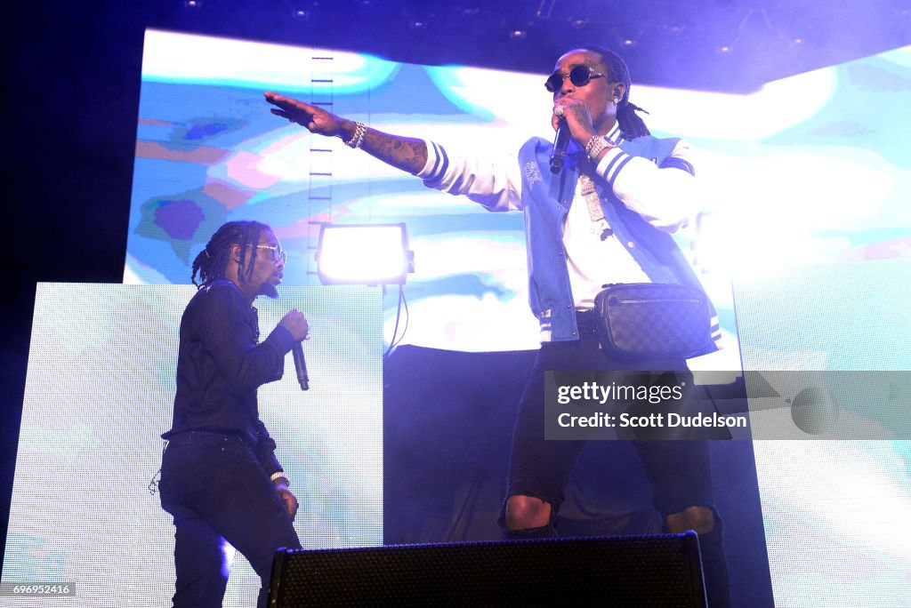 Nobodie Rapper Rappers Offset and Quavo of the hip hop trio Migos perform onstage ...