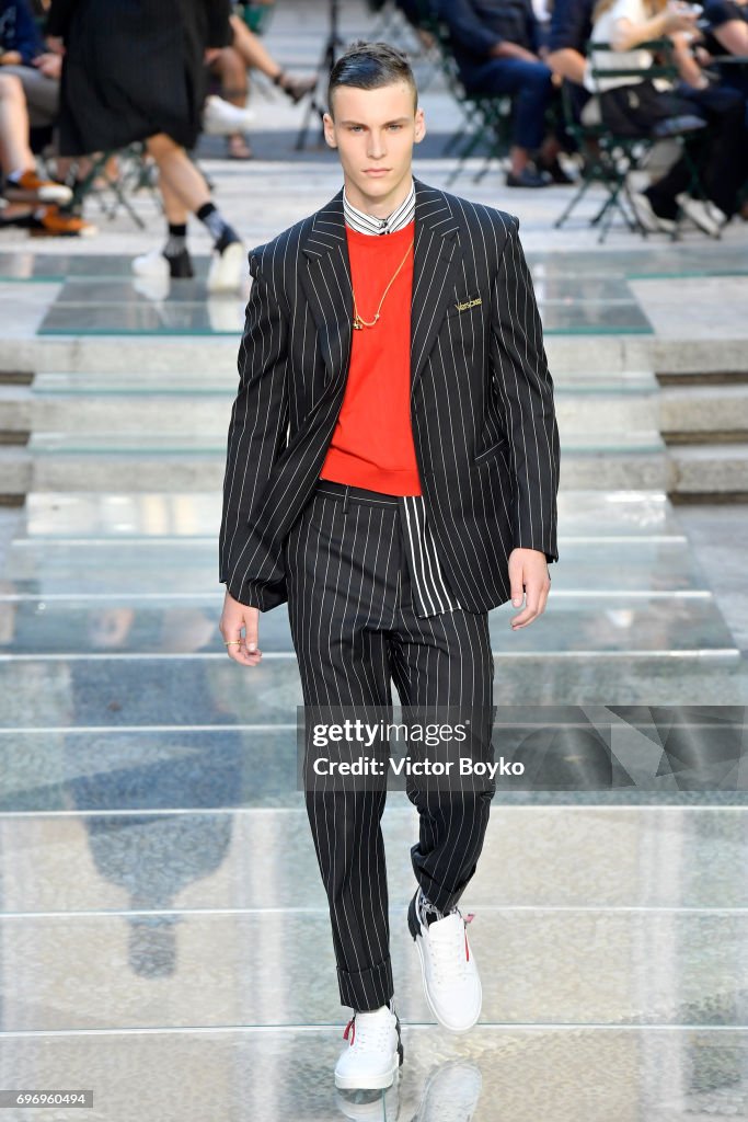 Versace - Runway - Milan Men's Fashion Week Spring/Summer 2018