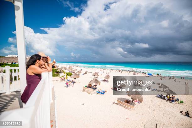playa delfines beach in cancun, mexico - playa delfines stock pictures, royalty-free photos & images