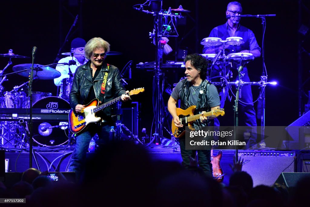 Daryl Hall & John Oats And Tears For Fears In Concert - Newark, New Jersey
